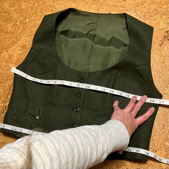 Wool Blend Women’s Green Gemstone Button Vest German Sz 46/ US See Measurements - Picture 9 of 13
